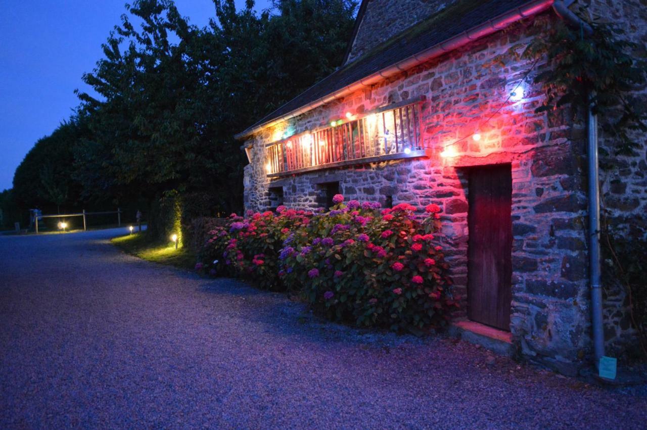 Gite De La Cour Campandre-Valcongrain Bagian luar foto