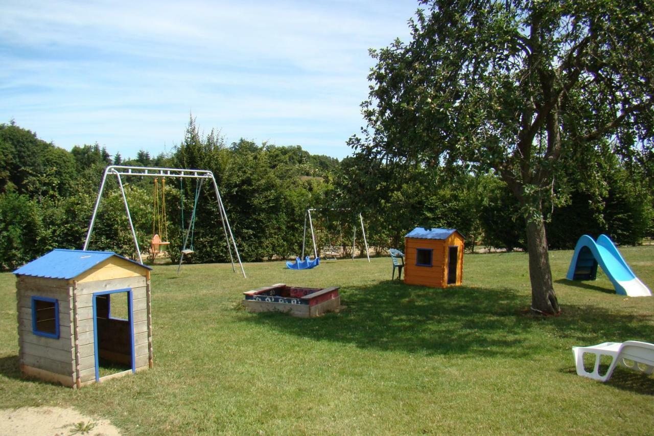 Gite De La Cour Campandre-Valcongrain Bagian luar foto