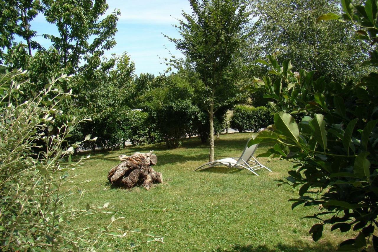 Gite De La Cour Campandre-Valcongrain Bagian luar foto